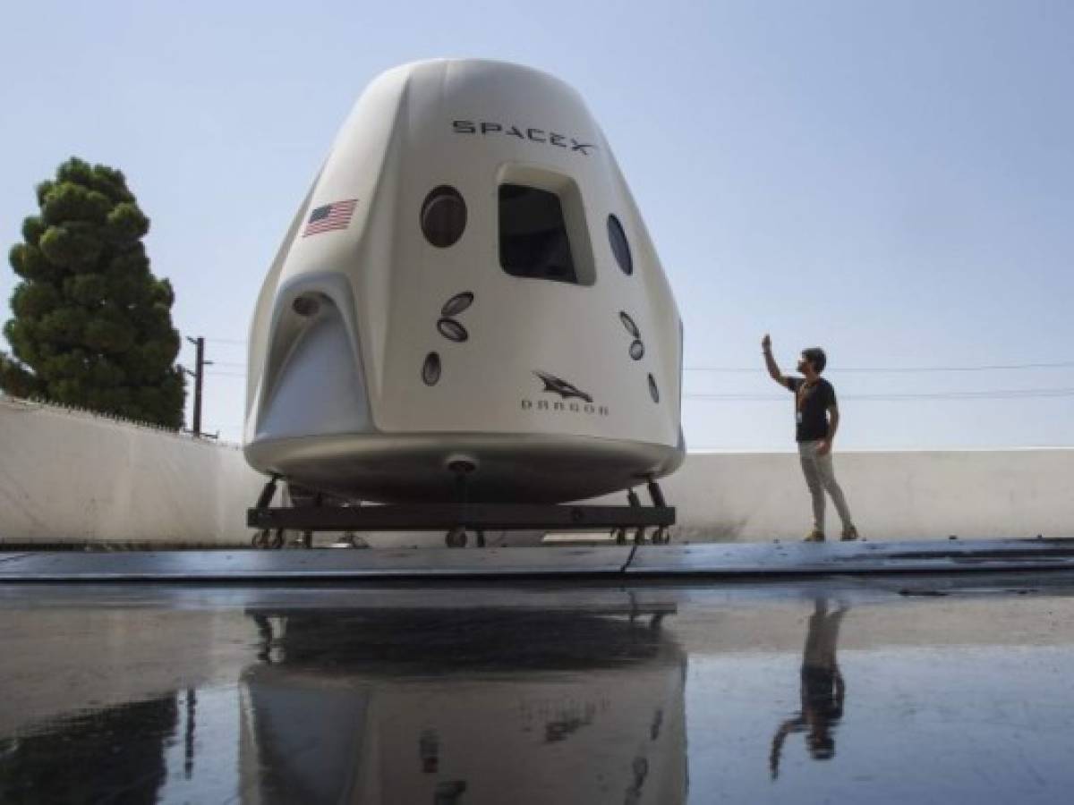 Primer vuelo de SpaceX con astronautas será en junio de 2019