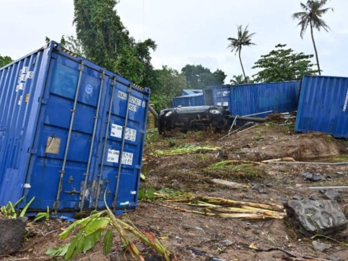 Superviviente en Indonesia: El tsunami se lo llevó todo