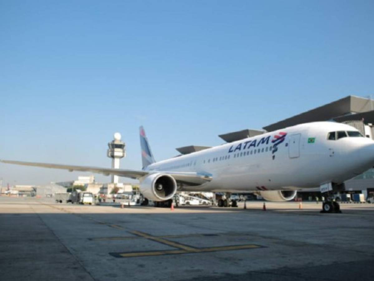 LATAM suspende indefinidamente sus vuelos a Venezuela