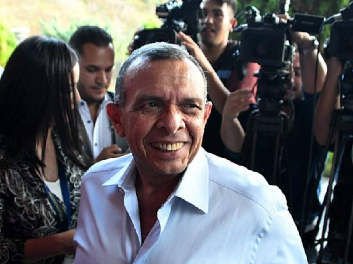Honduras: Acusan a expresidente Lobo por malversación de fondos