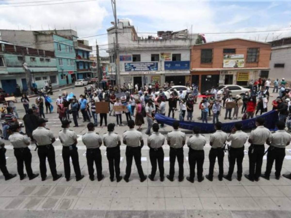 Guatemala a las puertas de una crisis por destitución del fiscal Juan Francisco Sandoval