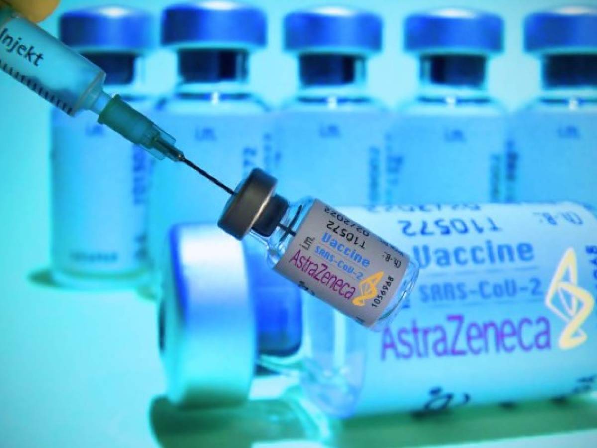 Vacuna de AstraZeneca/Oxford contra covid-19 tiene 'eficacia limitada' ante variante sudafricana