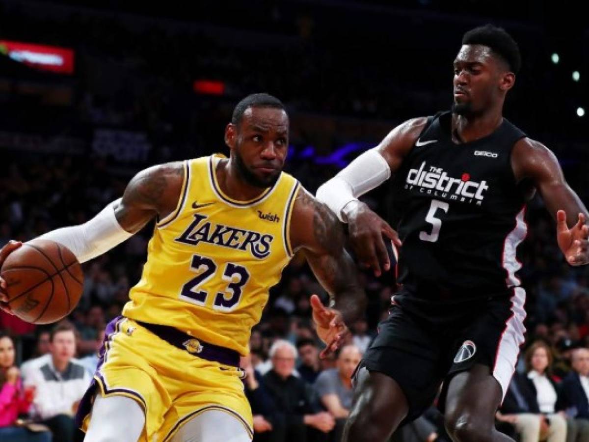 LeBron James da un sabor a victoria a Los Lakers