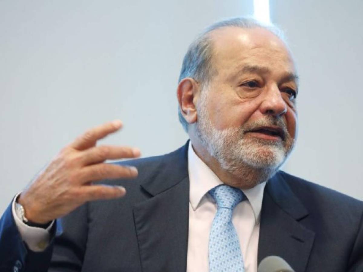 Carlos Slim se recupera en su casa, tras hospitalización por covid-19