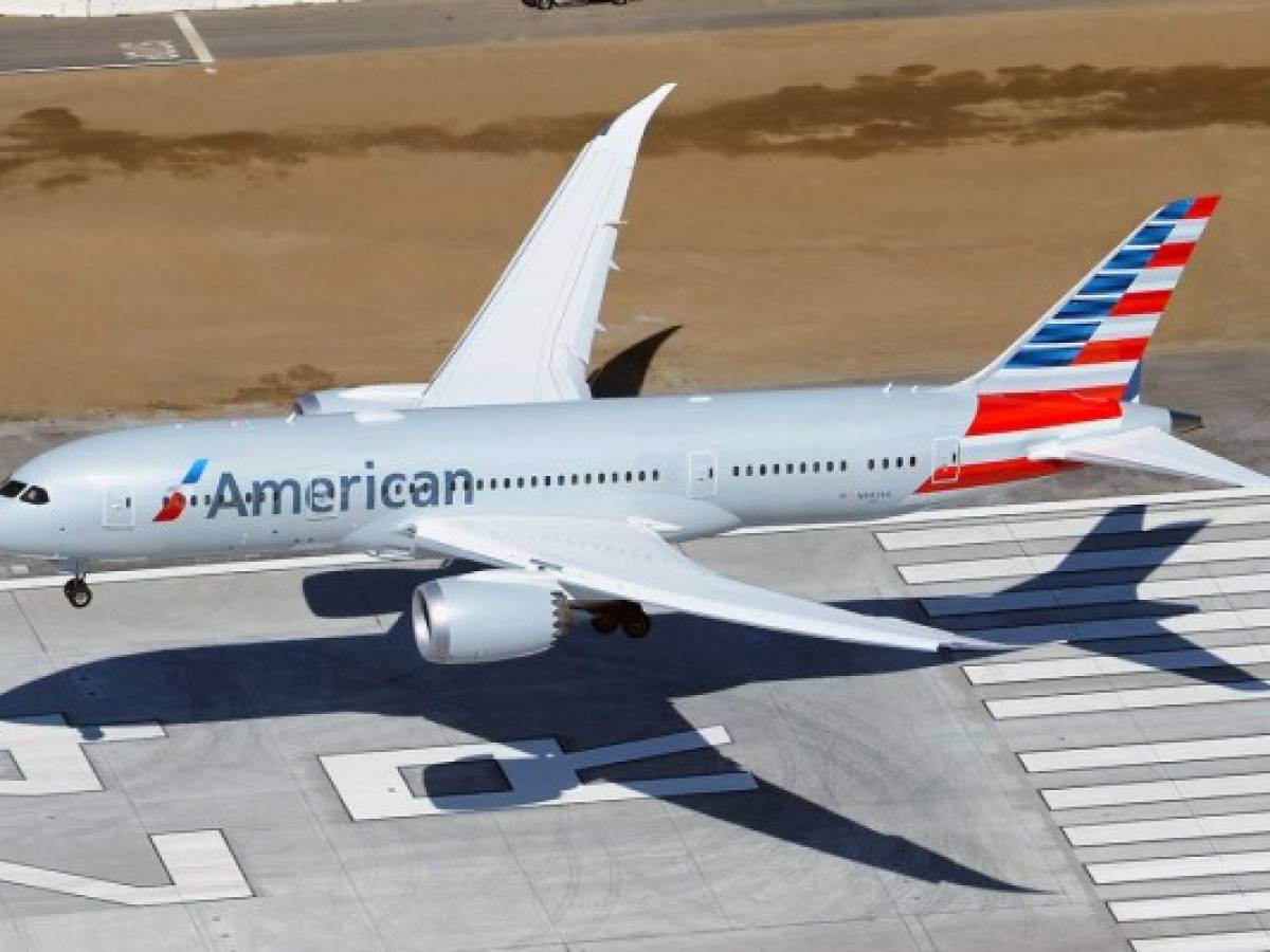 American Airlines vuelve a reducir número de vuelos por retrasos del Boeing 787