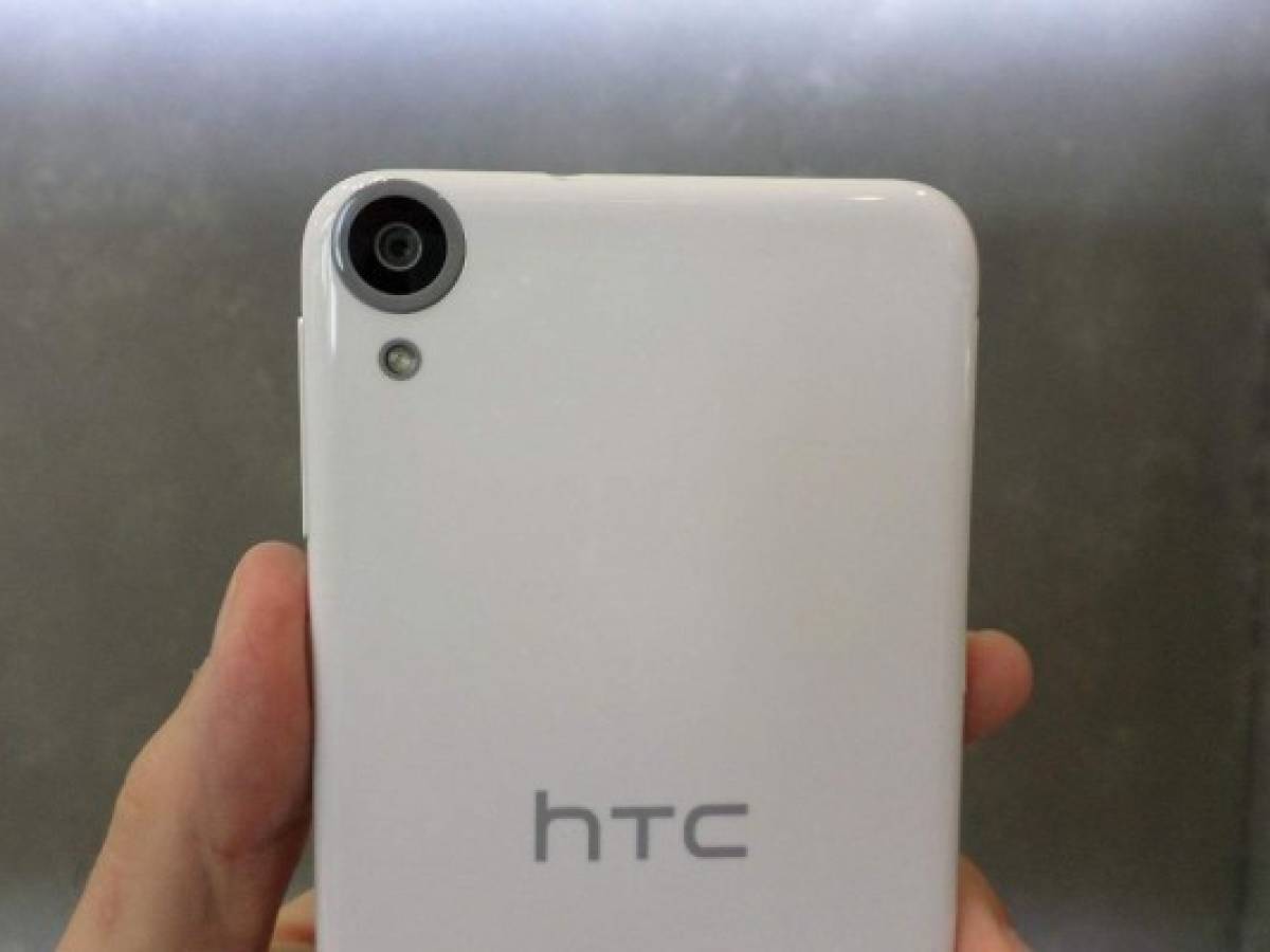 Desire EYE, primer teléfono enfocado en selfies