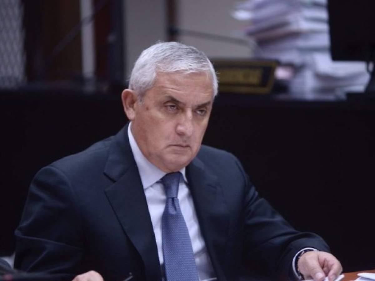 Expresidente guatemalteco preso por corrupción en 'alto riesgo' de salud