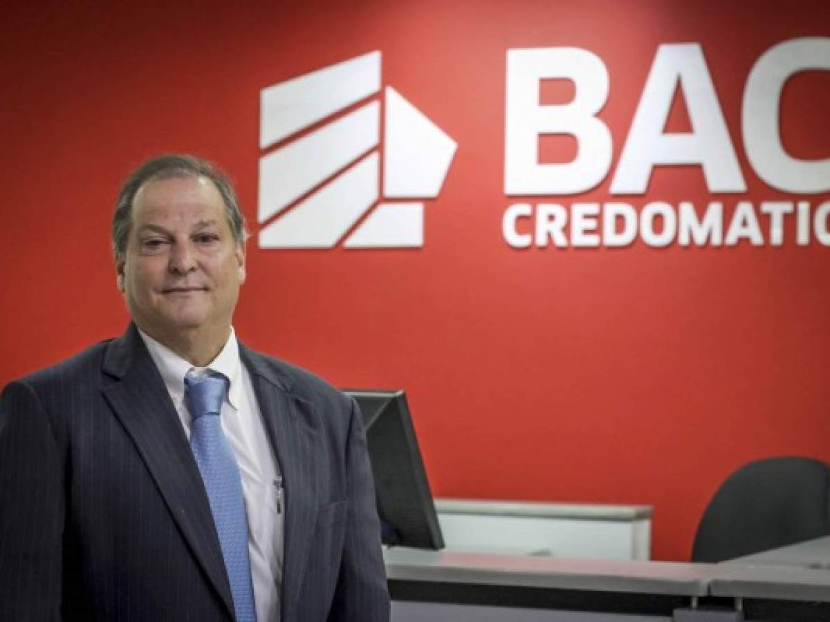 Raúl Cardenal, CEO de Banco de América Central (BAC) durante el lanzamiento de la nueva imagen de la institución en San Salvador, El Salvador, el 20 de julio de 2017.Foto E&N/Salvador MELENDEZ