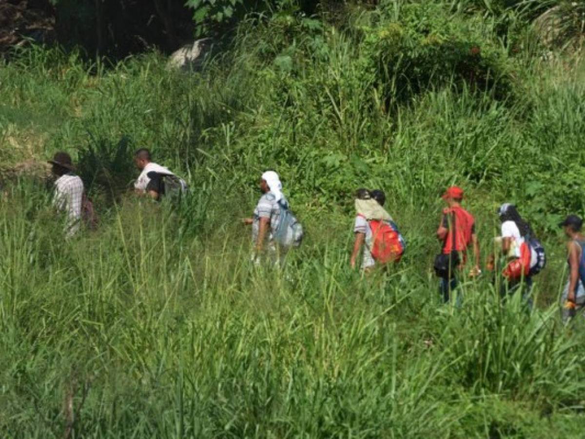 Otra caravana de hondureños inicia travesía en Guatemala rumbo a EEUU