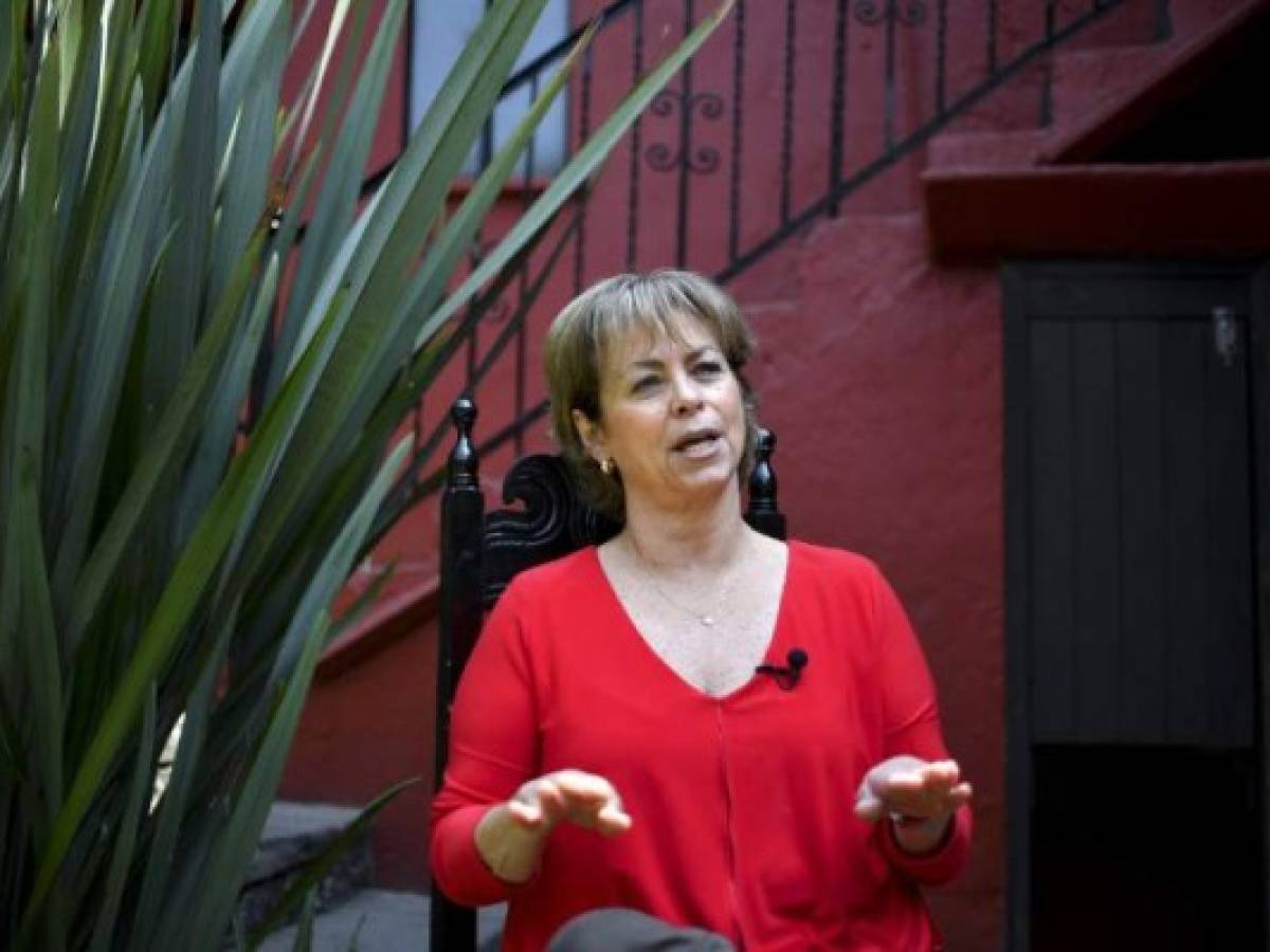 Mara Romeo, sobrina nieta de Kahlo, es 'la única titular de los derechos de la imagen' de la pintora y la persona facultada para autorizar su uso. Foto tomada en Coyoacán, Ciudad de Mexico. Foto AFP.