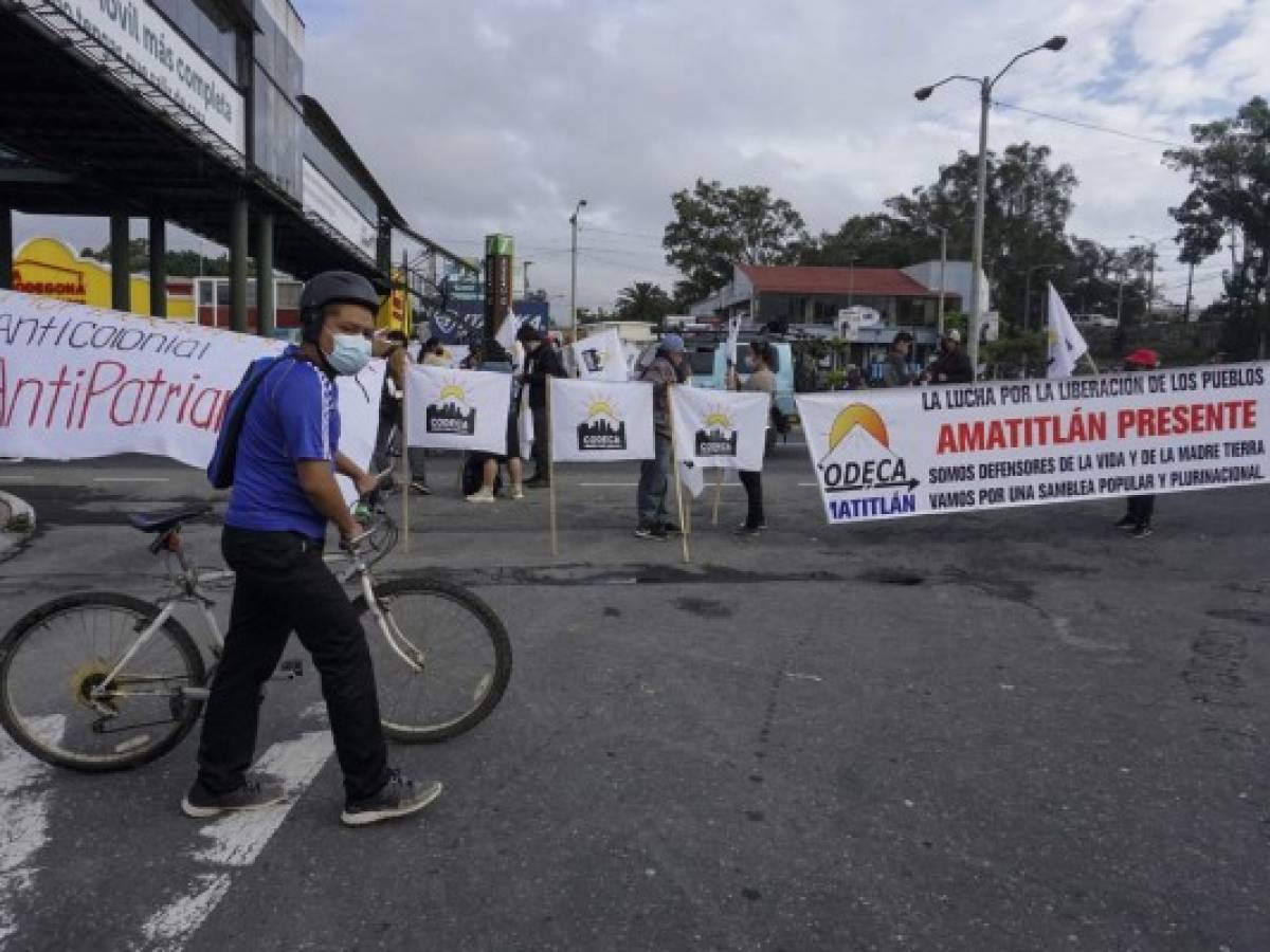 Guatemala: Veteranos bloquean más rutas exigiendo indemnización y hacen reaccionar al empresariado