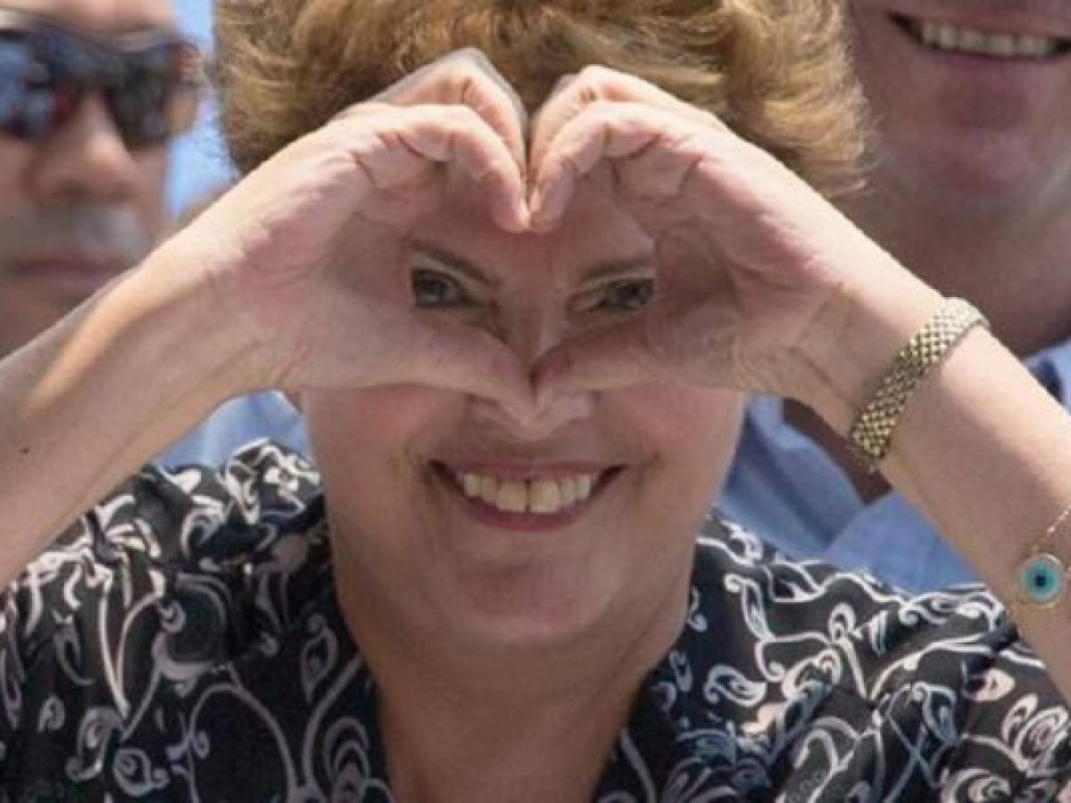 Rousseff busca ministerios para dar a aliados que la salven
