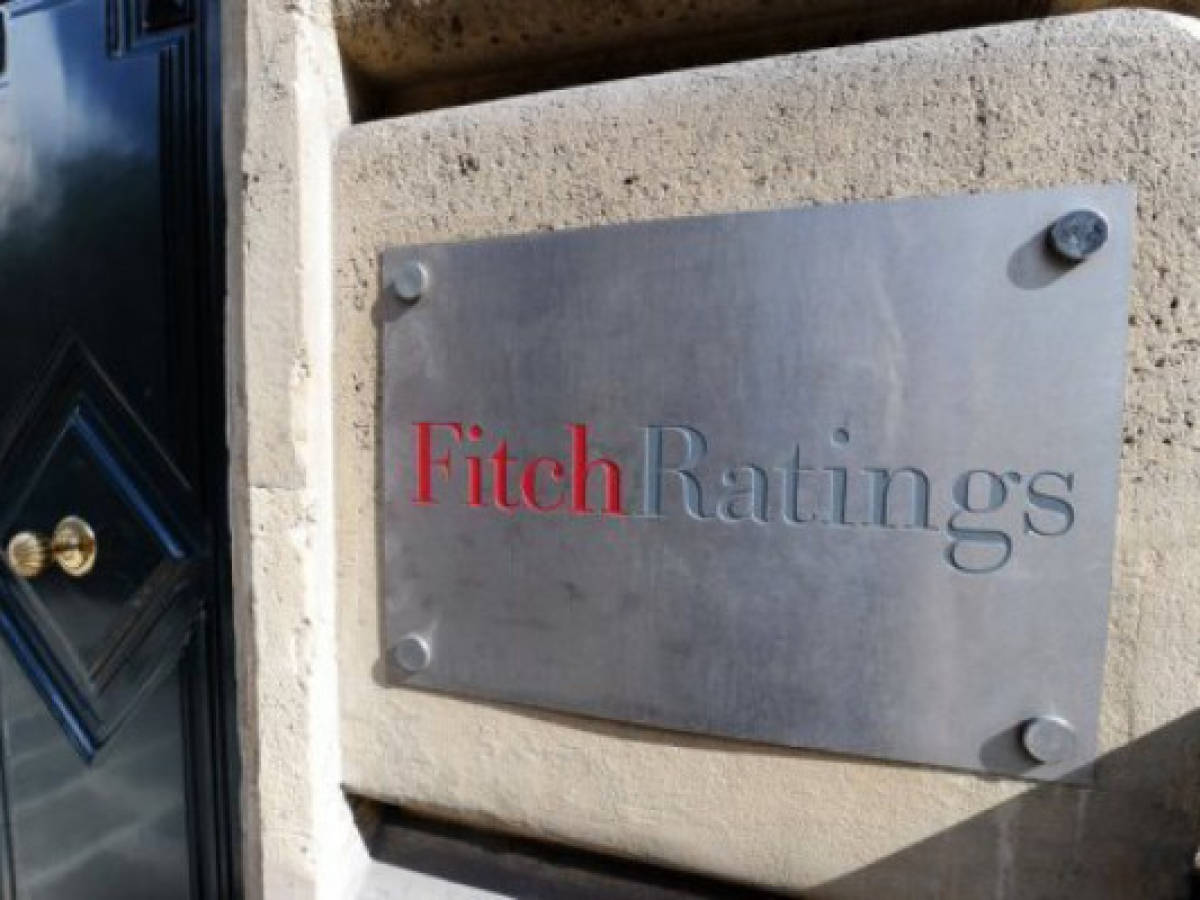 Fitch evalúa bajar la nota AAA de la deuda de EE.UU.