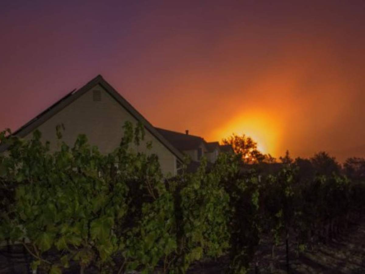 Incendios obligan a 100.000 californianos a evacuar