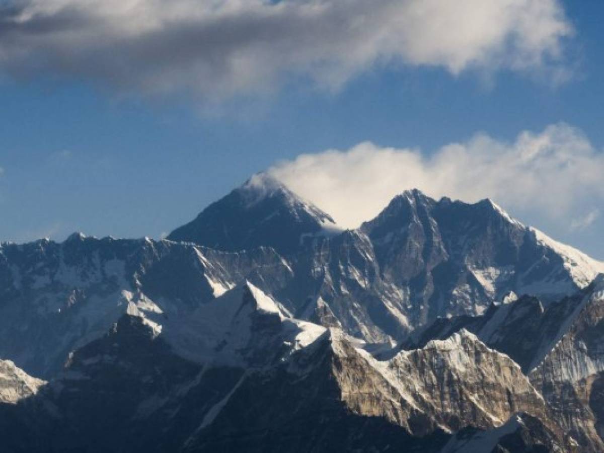 China y Nepal corrigen la altura del Everest, que aumenta en casi un metro