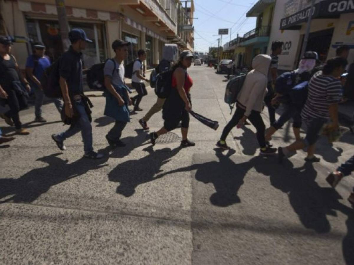 Migrantes salvadoreños comienzan a cruzar frontera mexicana hacia EEUU