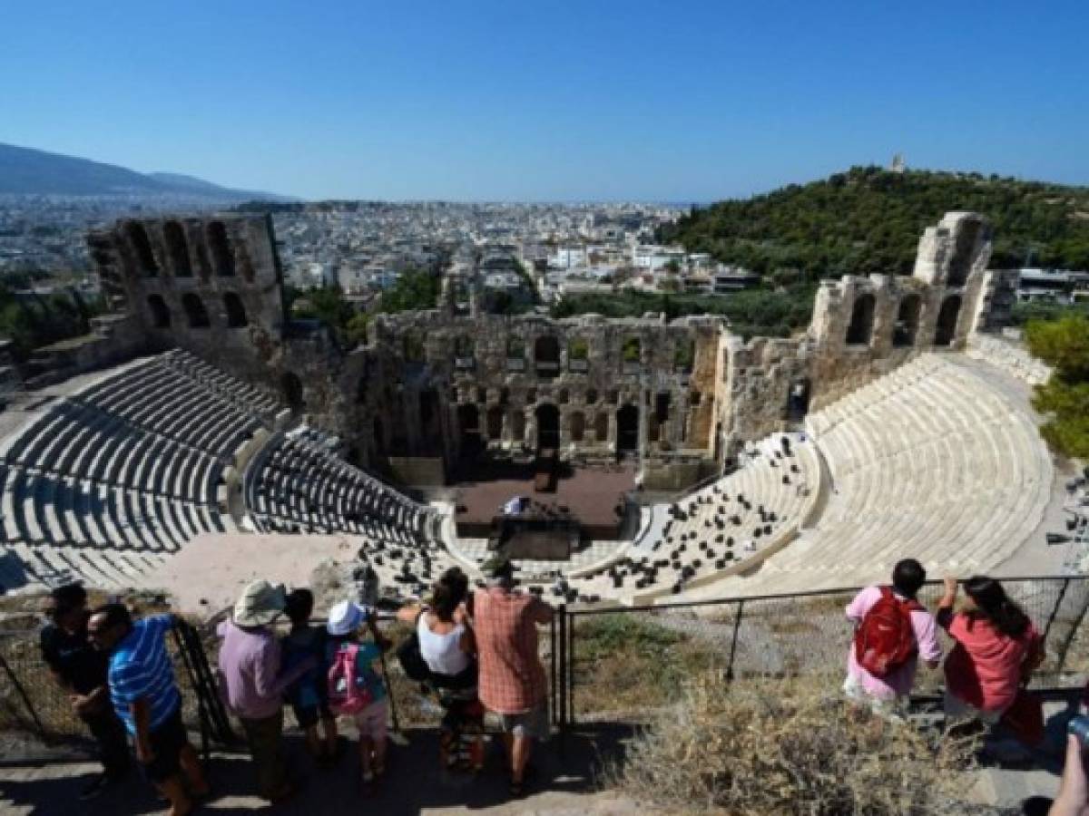 Crisis griega ayuda al turismo: crece 45,6%
