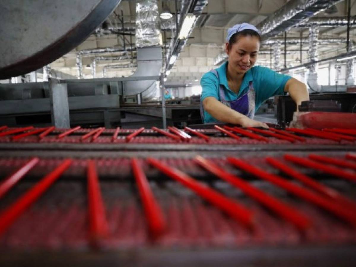 China: Producción industrial crece al menor ritmo en 17 años
