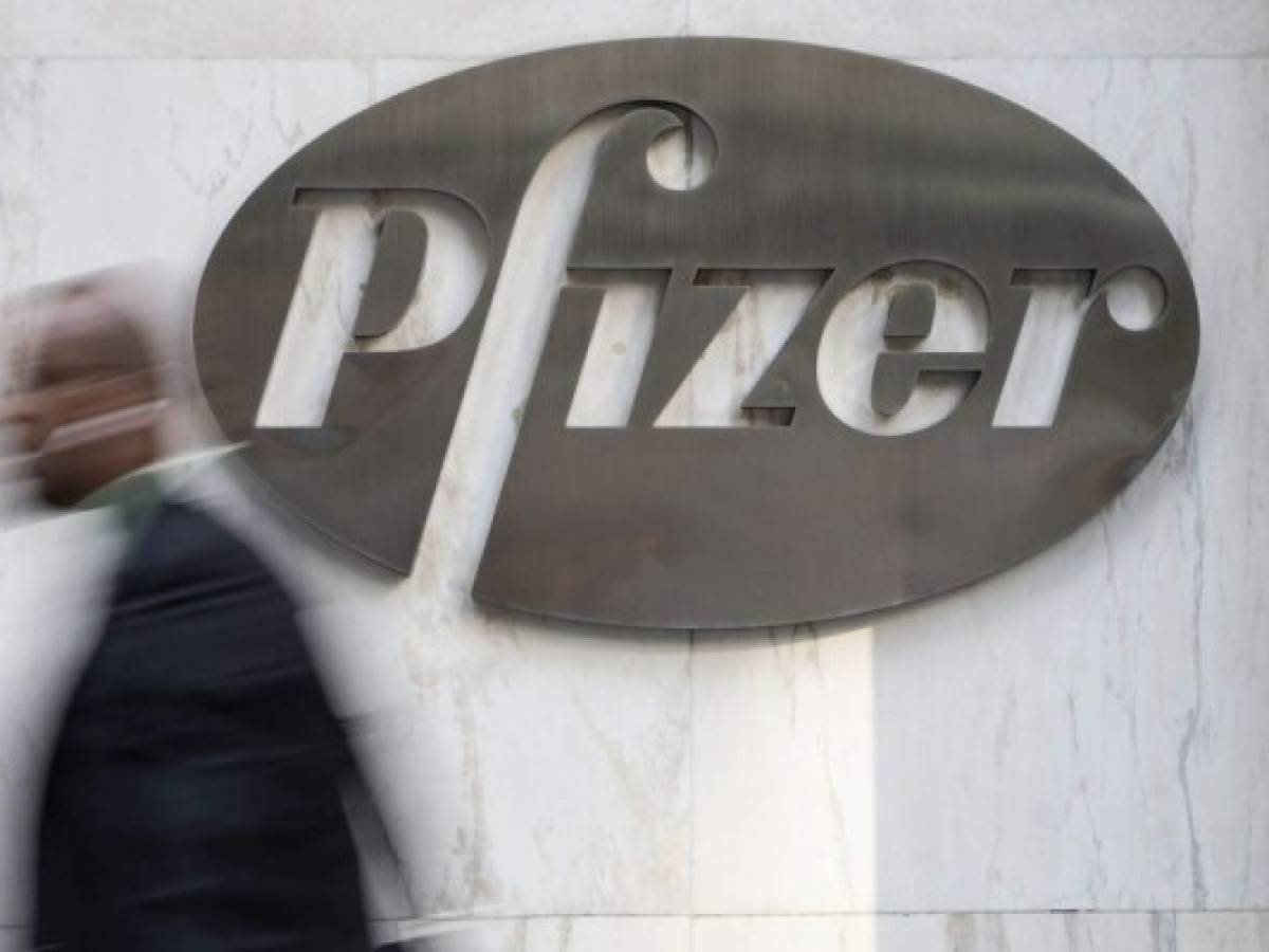 Buenos resultados de Pfizer, silencio sobre AstraZeneca