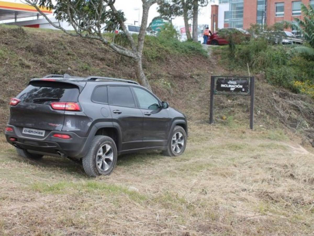 Jeep inaugura pista 4x4 en Guatemala