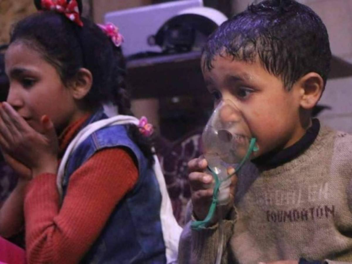 Trump advierte a Assad por ataque químico en Siria