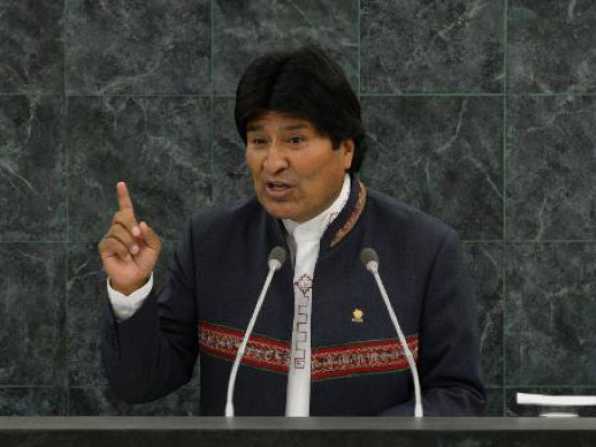 Morales amenaza con nacionalizar telefónicas