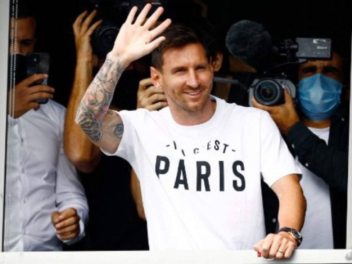 París recibe a Messi con alegría y júbilo