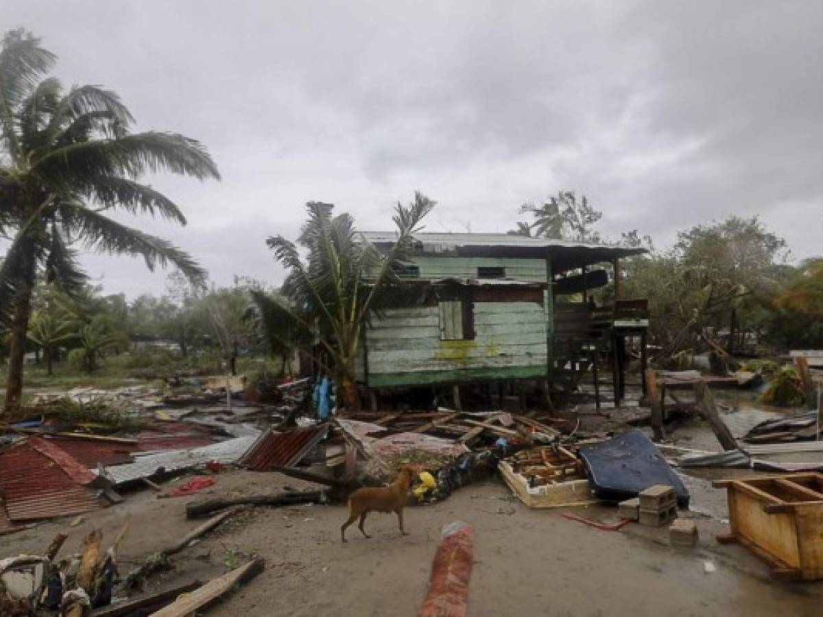 Eta avanza por Nicaragua , donde deja tres muertos