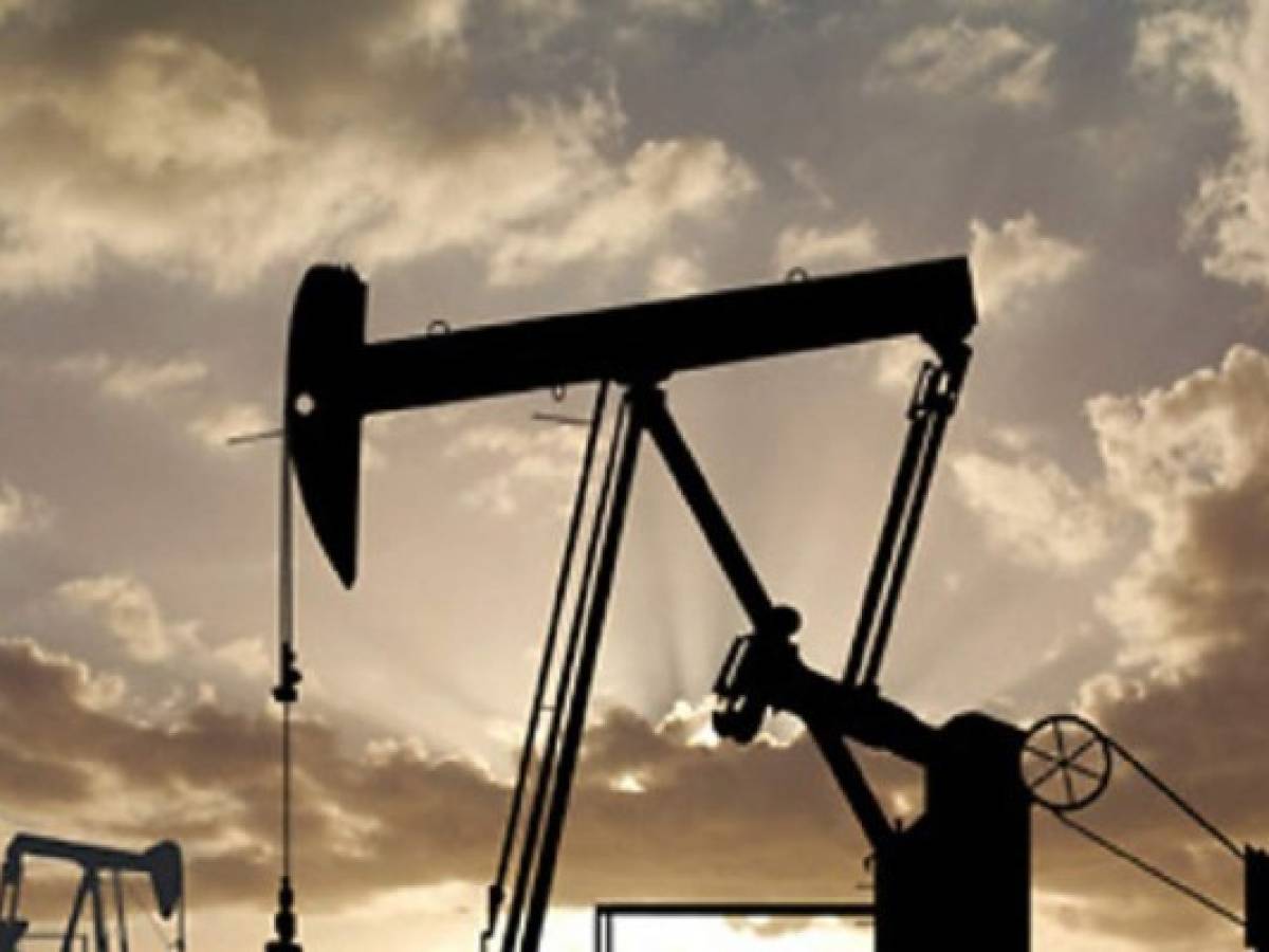 Cuestiones geopolíticas sostienen precio del petróleo