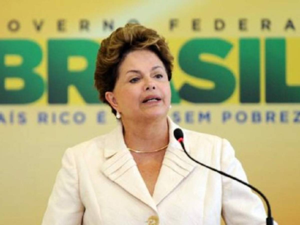 Economía de Brasil se desplomó 3,8% en 2015