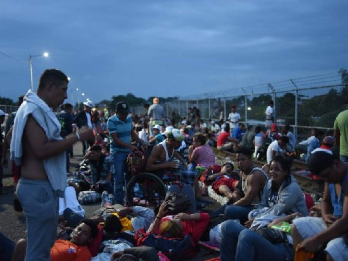 México mantiene en vilo avance de caravana de migrantes hondureños