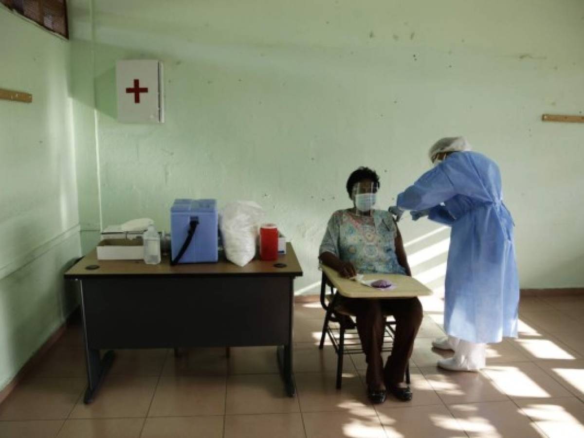 77,4% de la población meta en Panamá tiene dos dosis de vacuna anticovid