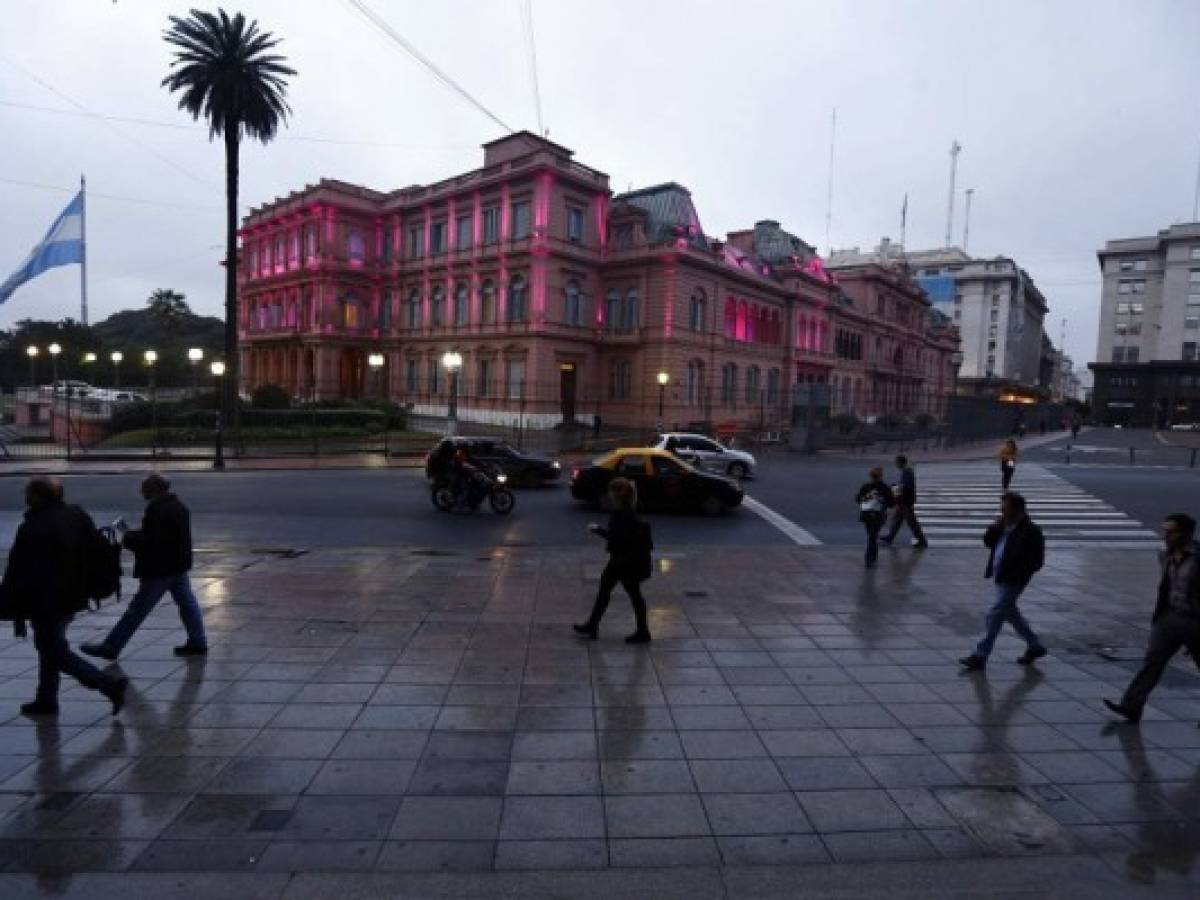 'Default' de Argentina golpeará a fábricas brasileñas y turismo uruguayo