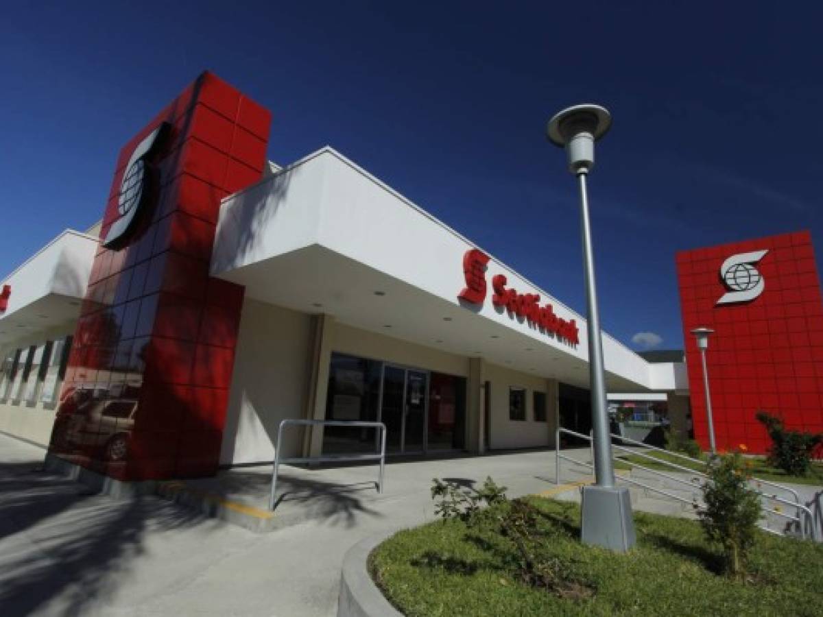 Scotiabank concluye la venta de sus operaciones en El Salvador