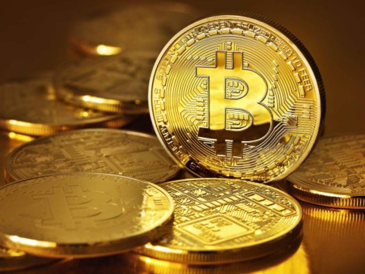 El bitcóin cae por debajo de los US$12.000