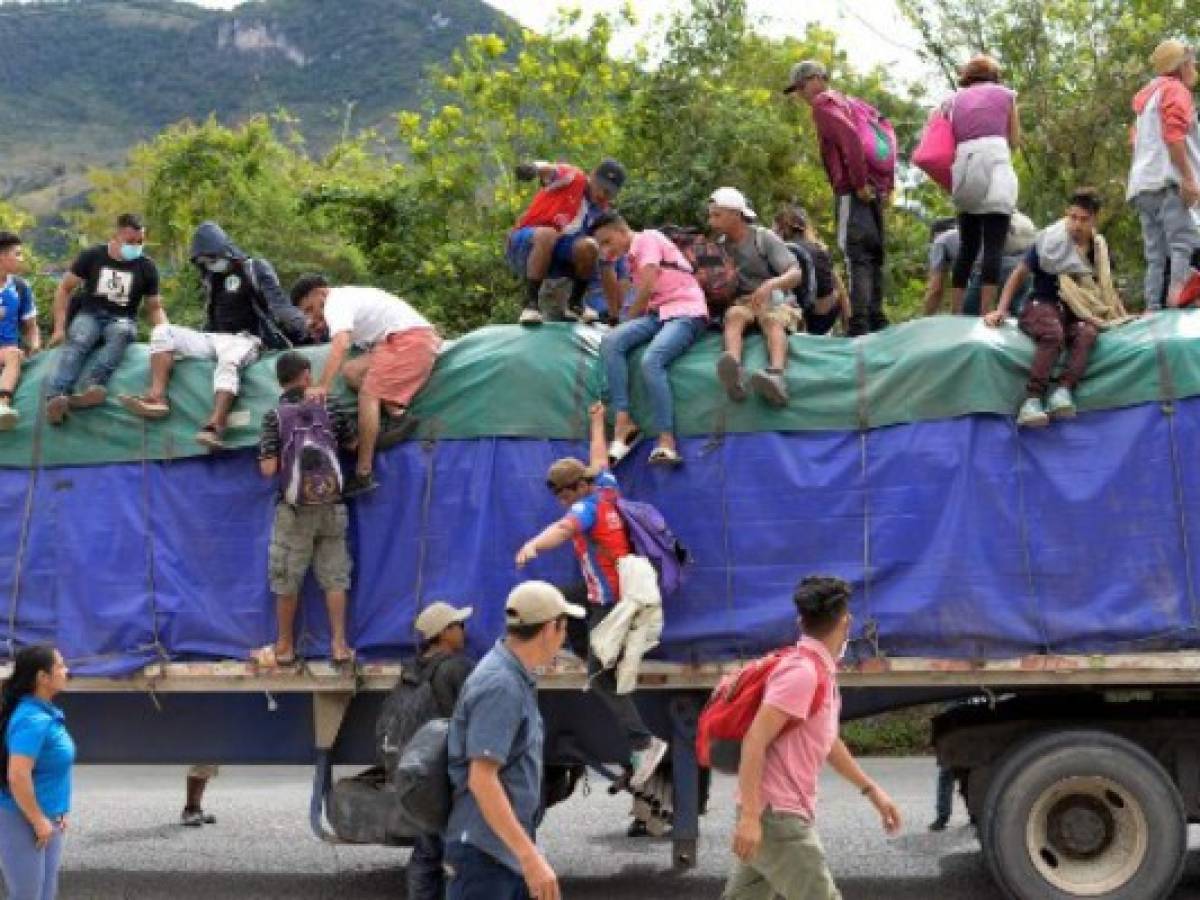 Caravana rumbo a EE.UU. suma más de 9.000 migrantes