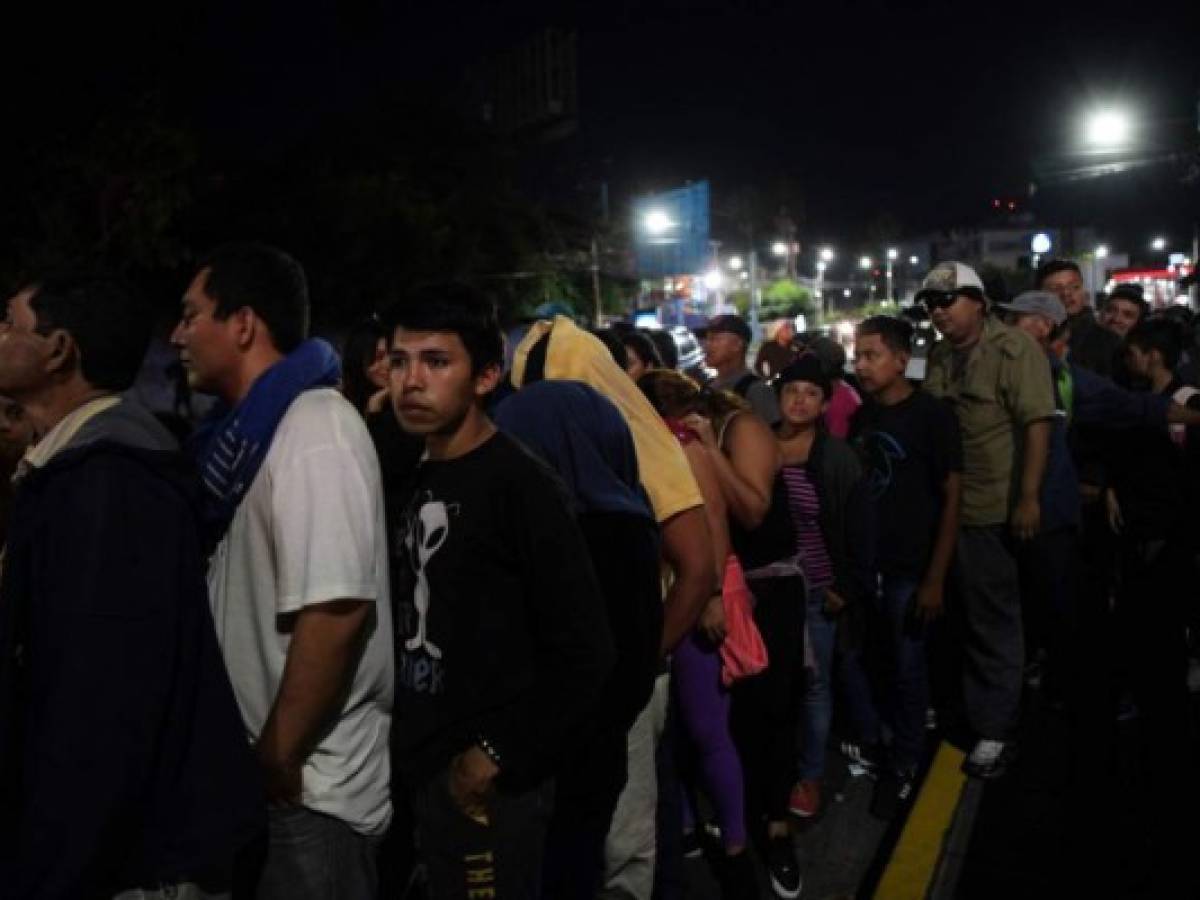 El Salvador: Parte la segunda caravana de migrantes hacia EEUU