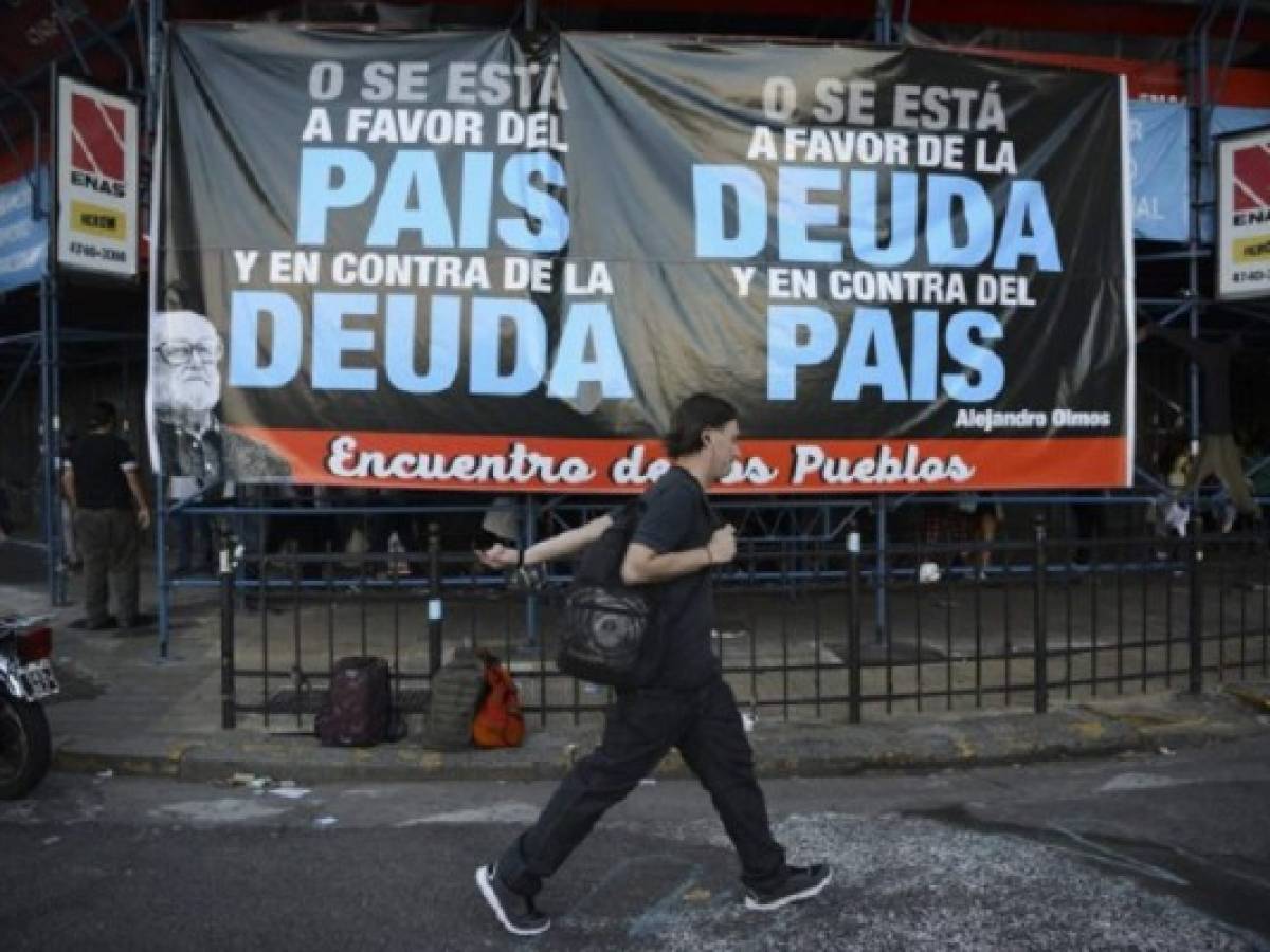 Argentina aprueba ley para pagar a fondos y salir del 'default'