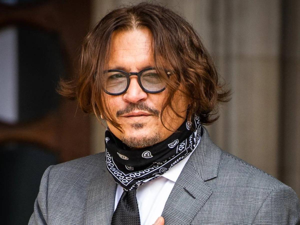 Johnny Depp resurge y dirigirá una película