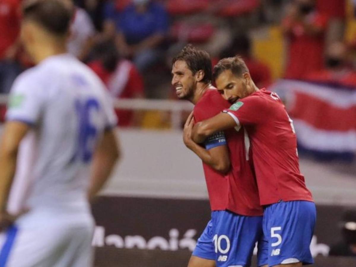 Costa Rica vence a El Salvador 2 - 1 por eliminatoria de Concacaf