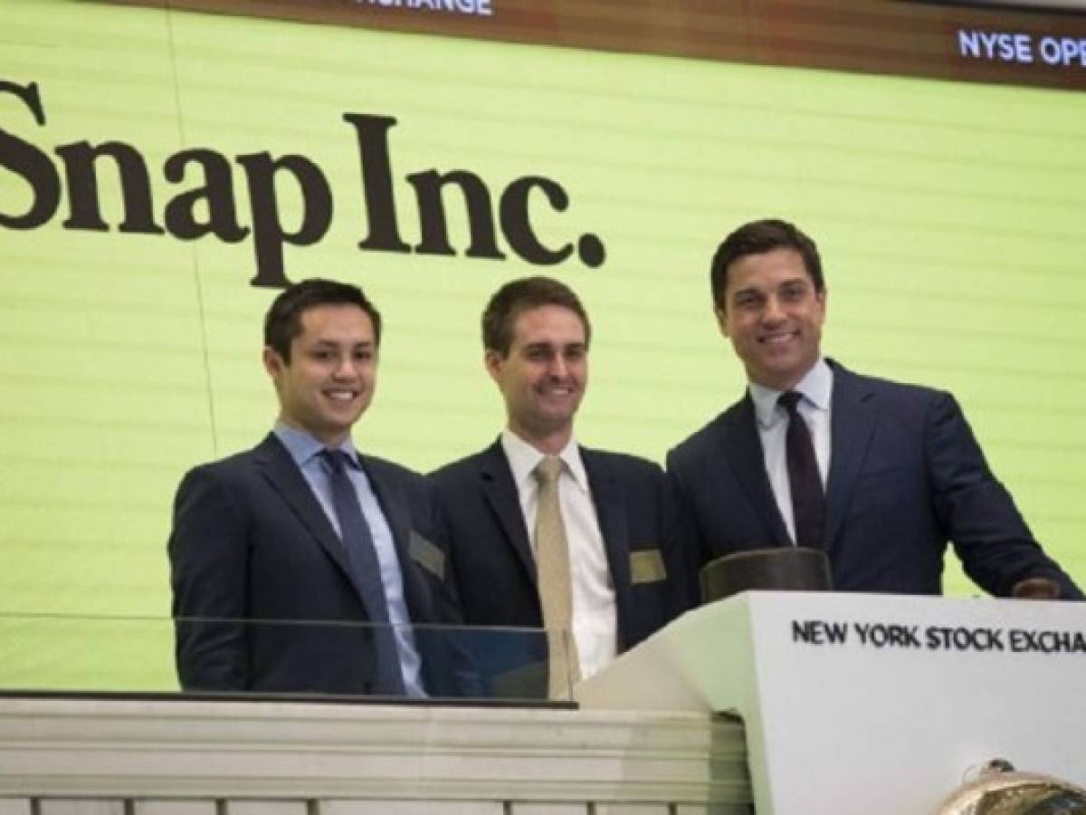 Snap la rompe en Wall Street, acción sube 44 % en su primer día