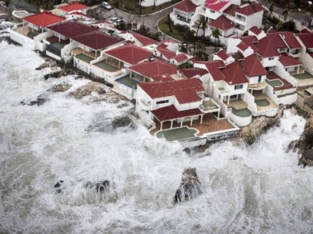 El huracán Irma lleva muerte y destrucción al Caribe, en trayectoria a la Florida