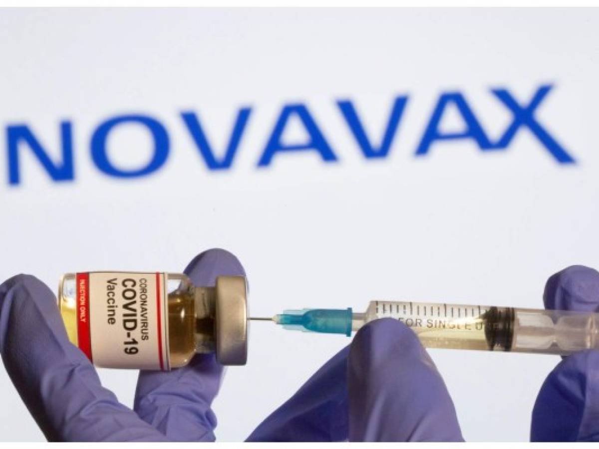Novavax dice que su vacuna anticovid es efectiva en más de 90%, incluso contra variantes