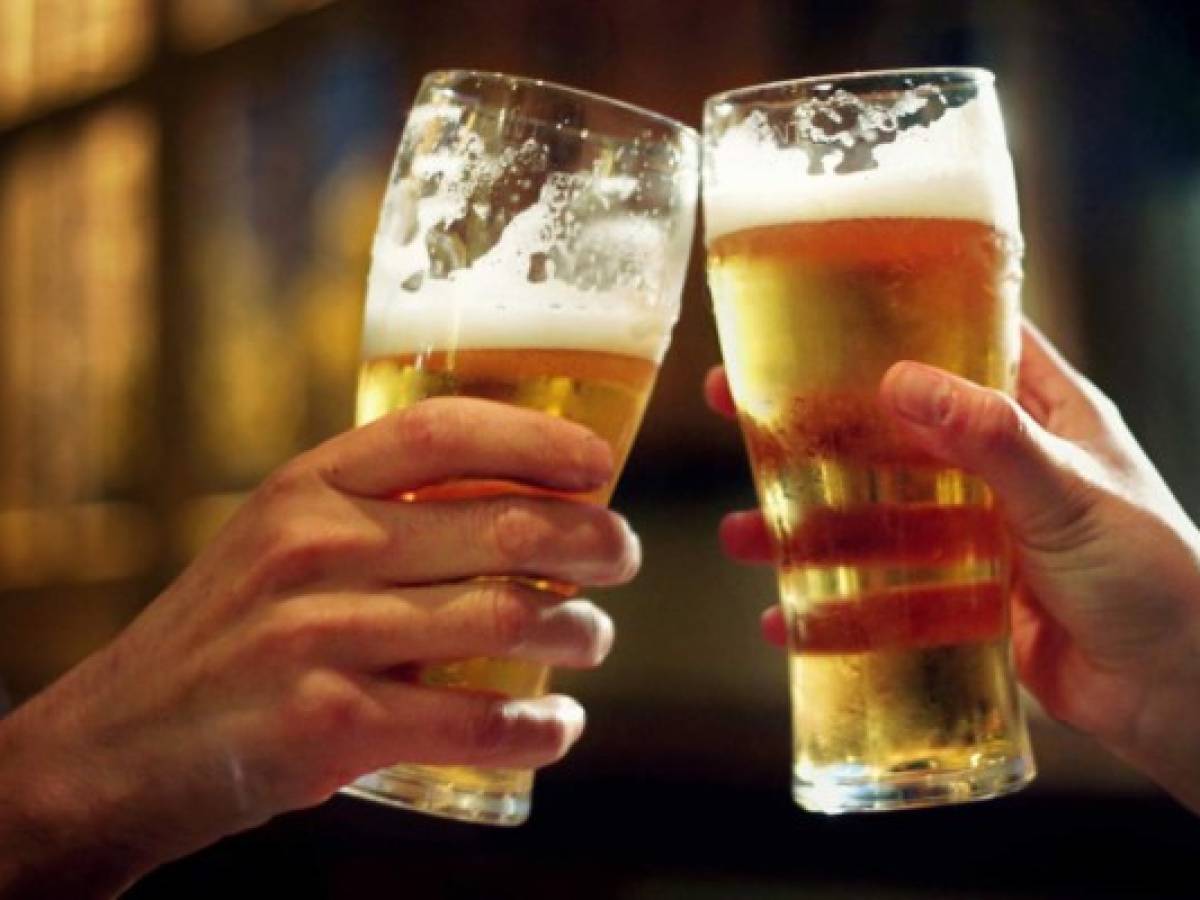 La cervecera AB InBev cede sus actividades en Australia para reducir su deuda