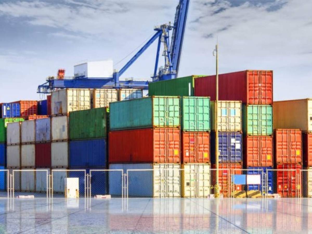 Multinacionales suspenden transporte de contenedores hacia y desde Rusia