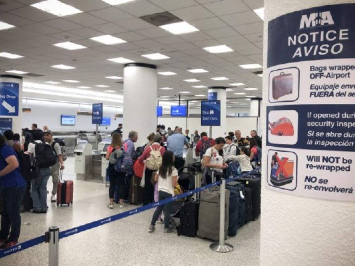 EEUU: Terminal G del aeropuerto de Miami paralizada por el 'shutdown'