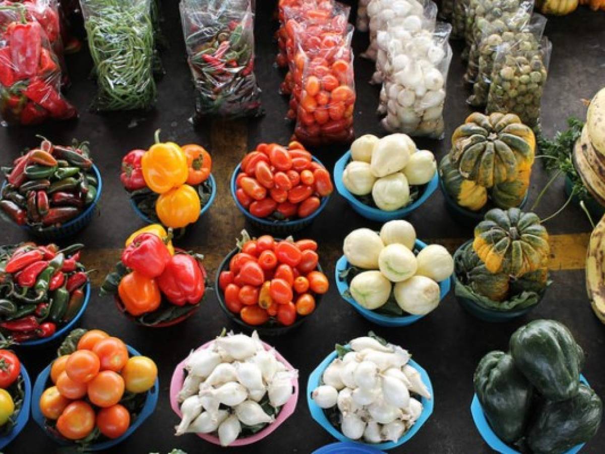 Guatemala: El Gobierno analiza crear impuestos a verduras, frutas y carnes