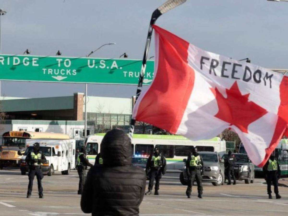 Canadá reduce los controles contra el covid-19 en las fronteras