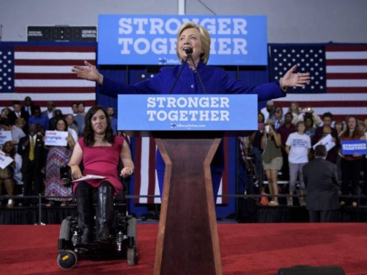 Hillary Clinton busca conquistar al voto joven