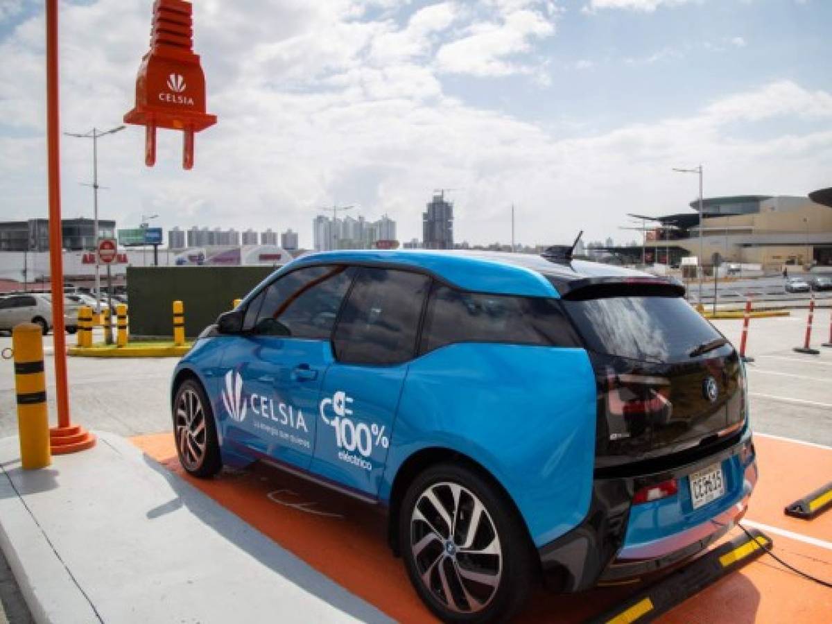 Instalan primera estación de recarga de autos eléctricos en Panamá